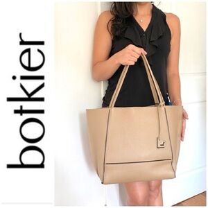 Botkier Beige Leather Soto Exposed zipper trim tote purse